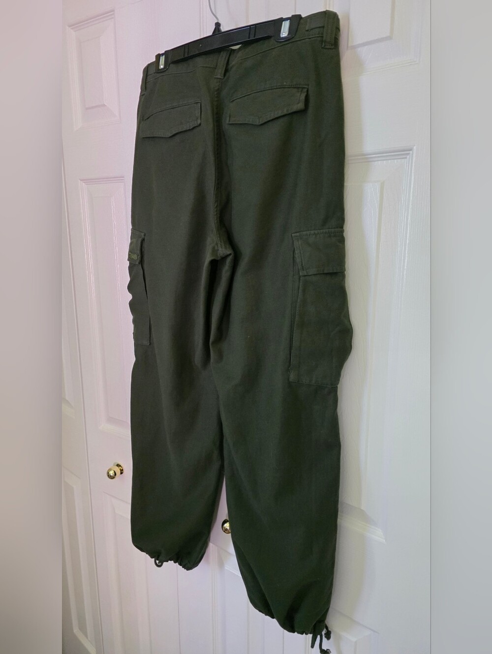 Aritzia TNA Olive Supply Cargo Pants for Woman 8 - Picture 7 of 10